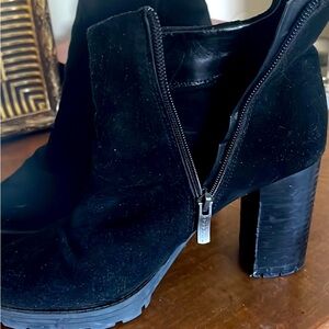 BCBGeneration Boots Womens Black Laliah Ankle Top Block Heel Bootie — Suede